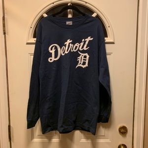 Detroit tigers long sleeve shirt